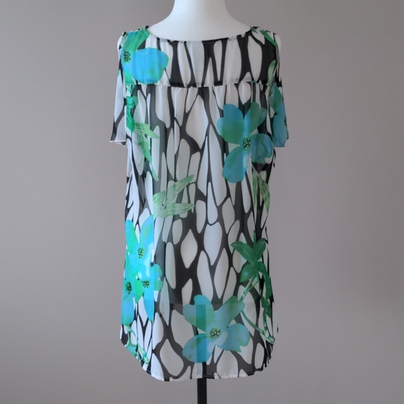 Flowy Sheer Tank Top - Picture 5 of 5